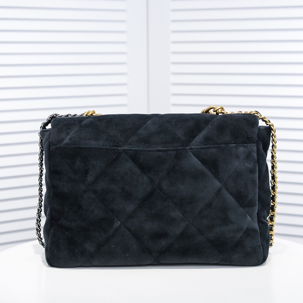 シャネルバッグ背面デザイン